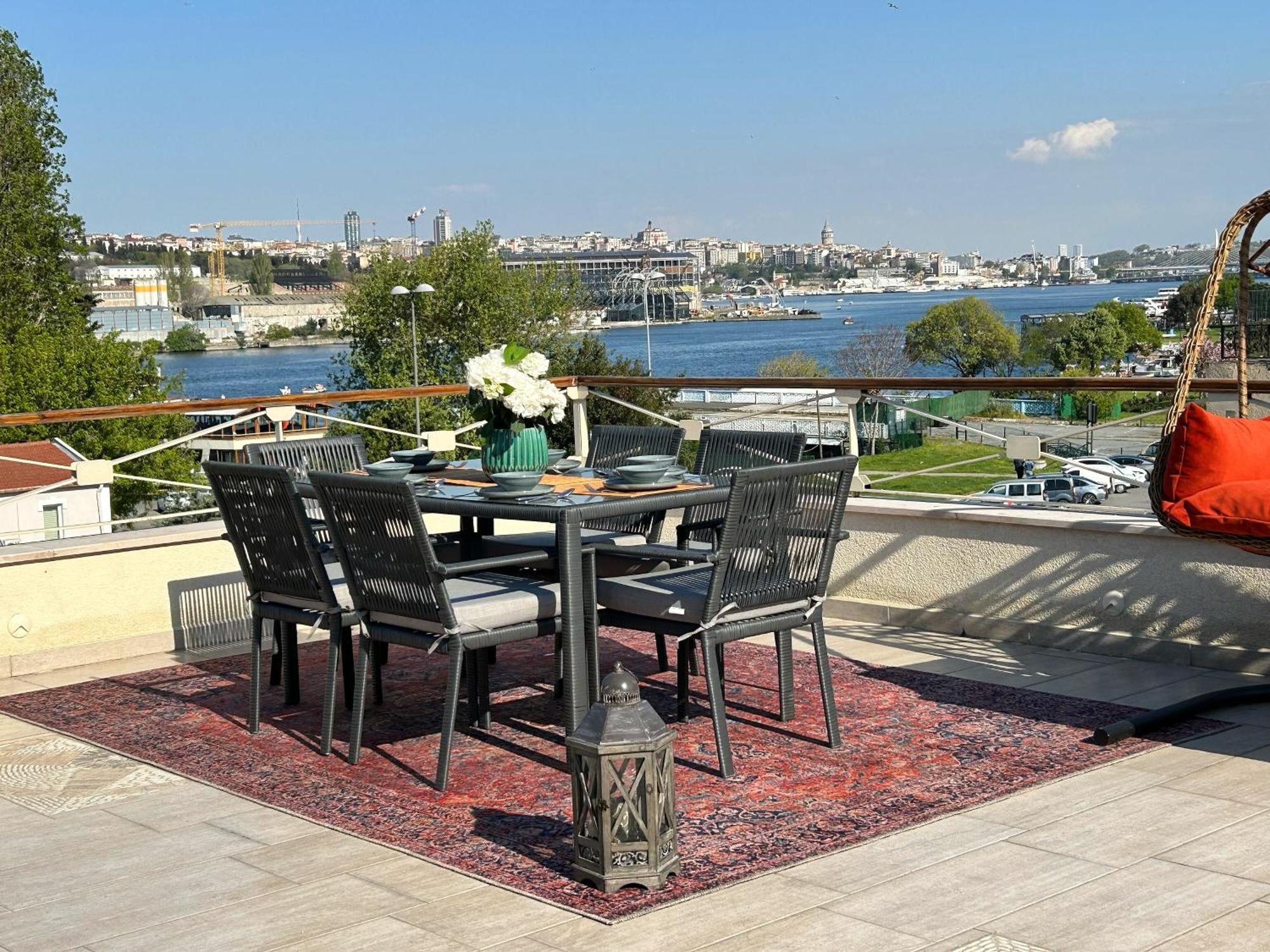 Waterfront Apartment By The Tram - Terrace With Dome & Golden Horn View In Fatih Κωνσταντινούπολη Εξωτερικό φωτογραφία