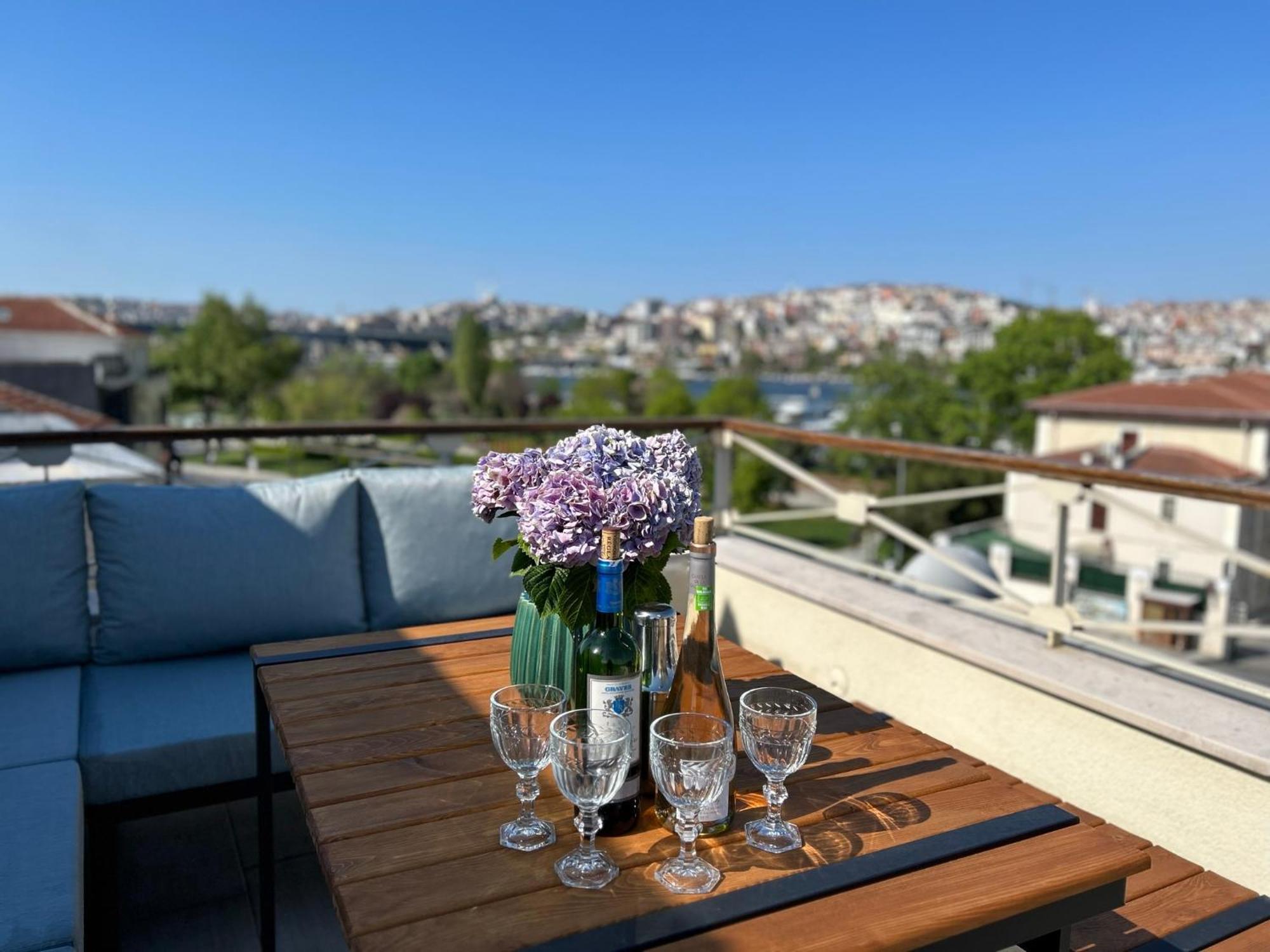 Waterfront Apartment By The Tram - Terrace With Dome & Golden Horn View In Fatih Κωνσταντινούπολη Εξωτερικό φωτογραφία